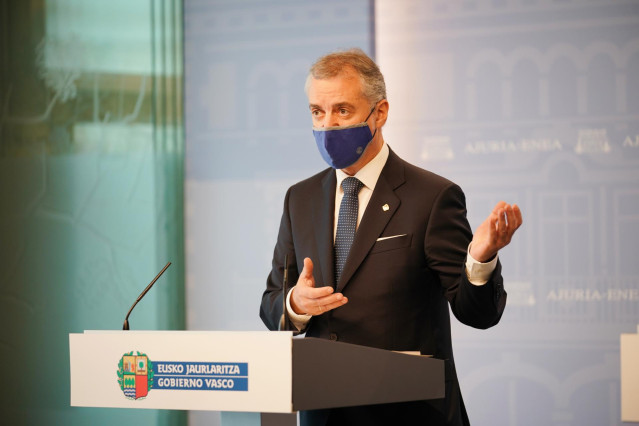 El lehendakari, Iñigo Urkullu, responde a los medios tras firmar un nuevo Memorando de Entendimiento (MoU) con el ministro-presidente de Flandes, en Ajuria Enea