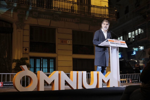 El presidente de Òmnium Cultural, Jordi Cuixart, en el acto ante la comisaría de Via Laietana