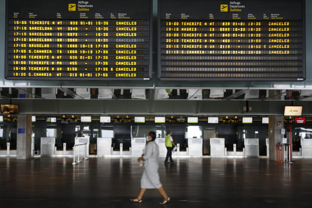 Archivo - Interior del Aeropuerto de La Palma uno de los días que ha estado inoperativo por la acumulación de ceniza procedente del volcán de Cumbre Vieja (La Palma)