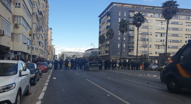 Disturbios en el final de la manifestación convocada por los estudiantes en apoyo al sector del metal.
