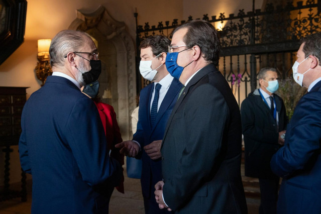 Vara en la Cumbre de Santiago de Compostela junto a otros presidentes autonómicos
