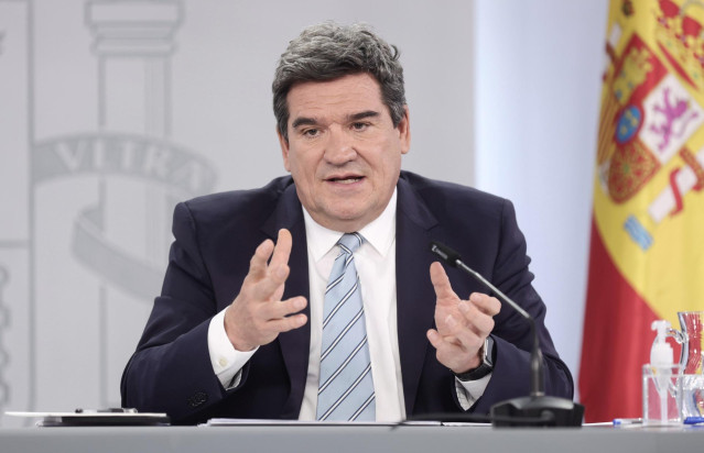 El ministro de Inclusión, Seguridad Social y Migraciones, José Luis Escrivá, en una rueda de prensa posterior al Consejo de Ministros celebrado en Moncloa, a 23 de noviembre de 2021, en Madrid (España).
