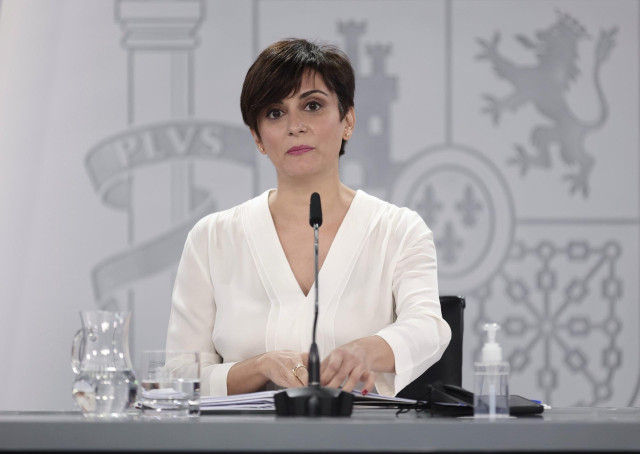 La ministra Portavoz y de Política Territorial, Isabel Rodríguez, en una rueda de prensa posterior al Consejo de Ministros celebrado en Moncloa, a 23 de noviembre de 2021, en Madrid (España).