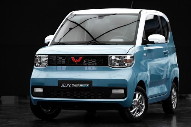 Archivo - Hong Guang MINI EV de la compañía SAIC, de General Motors y Wuling