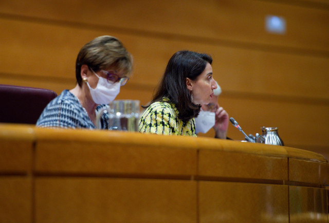 La ministra de Justicia, Pilar Llop (d), comparece ante la Comisión de Justicia del Senado, en el Senado, a 23 de noviembre de 2021, en Madrid, (España).