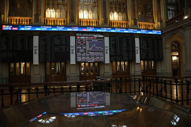 Archivo - Interior del Palacio de la Bolsa, a 21 de octubre de 2021, en Madrid (España).