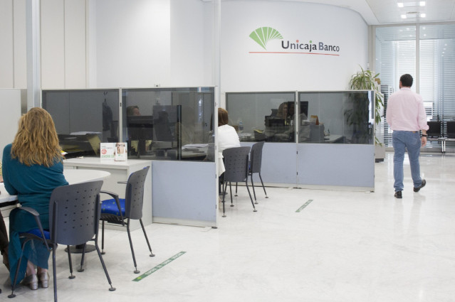 Archivo - Agricultura.- Unicaja Banco ofrece a agricultores y ganaderos seguros agrarios para proteger explotaciones y producción