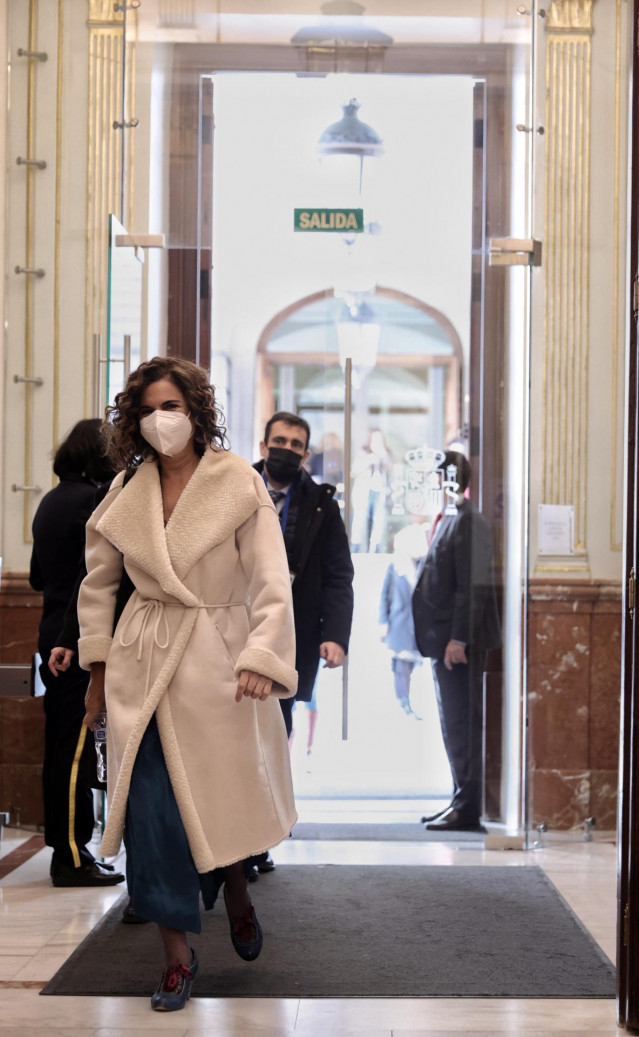 La ministra de Hacienda, María Jesús Montero, a su llegada a una sesión plenaria en el Congreso