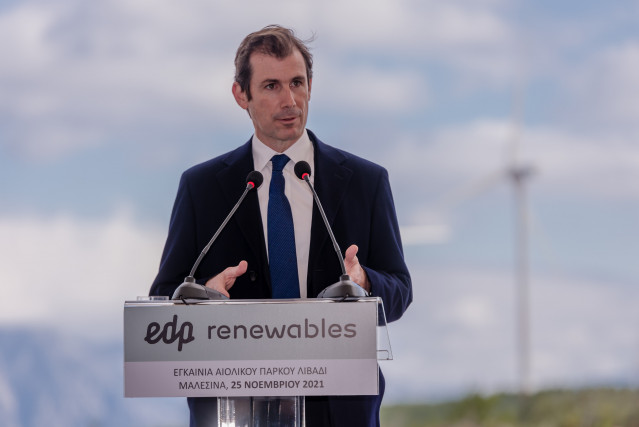 El consejero delegado de EDP y EDPR, Miguel Stilwell, inaugura un parque eólico en Grecia