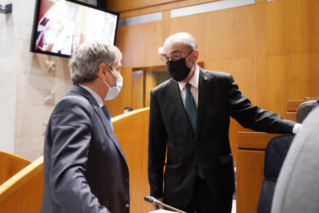 El presidente del Gobierno de Aragón, Javier Lambán, y el líder de Cs Aragón, Daniel Pérez Calvo.