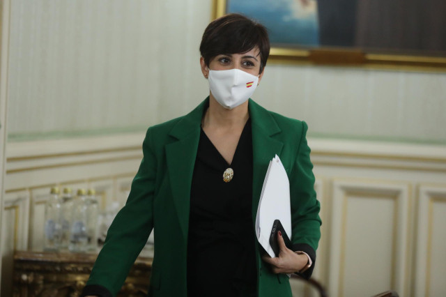 La ministra de Política Territorial y portavoz del Gobierno, Isabel Rodríguez, a su llegada a una reunión del Comité Preparatorio de Impulso y de Seguimiento de la Conferencia de Presidentes, en el Paseo de la Castellana, a 26 de noviembre de 2021, en Mad