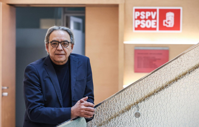 El portavoz del PSPV en les Corts Valencianes, Manolo Mata, durante una entrevista con Europa Press, a 25 de noviembre de 2021, en Valencia, Comunidad Valenciana (España).