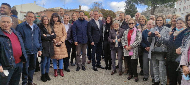 Juan Espadas, secretario general del PSOE-A, en un encuentro con militantes