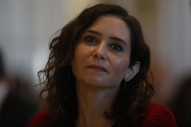 La presidenta de la Comunidad de Madrid, Isabel Díaz Ayuso, durante el acto donde va a recibir el Premio Cambio 16 en la categoría de Mejor Político del Año, en el Hotel Westin Palace, a 29 de noviembre de 2021, en Madrid, (España). Estos galardones cumpl