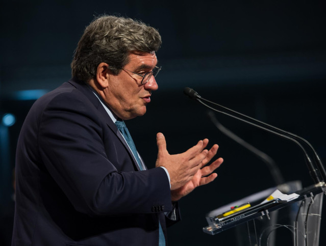 El ministro de Inclusión, Seguridad Social y Migraciones, José Luis Escrivá, interviene en el Foro Empresarial de Gipuzkoa organizado por el  ‘El Diario Vasco, a 29 de noviembre de 2021, en San Sebastián, Guipúzcoa, País Vasco, (España).