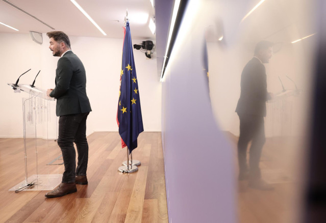 El portavoz parlamentario de ERC, Gabriel Rufián, interviene en una rueda de prensa.