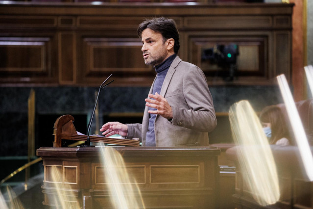 El presidente del grupo de Unidas Podemos en el Congreso, Jaume Asens, interviene en una sesión plenaria en el Congreso de los Diputados, a 23 de noviembre de 2021, en Madrid, (España).