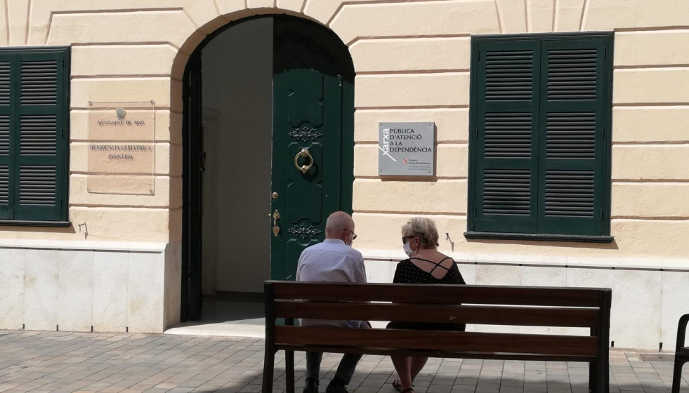 Abuelos de España dirigen una carta a Pedro Sánchez: 