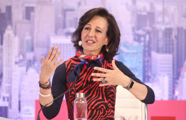Archivo - La presidenta del Banco Santander, Ana Botín durante su intervención en la presentación de los resultados correspondientes al ejercicio 2019, en la Ciudad Grupo Santander, en Boadilla del Monte/Madrid (España), a 29 de enero de 2020.