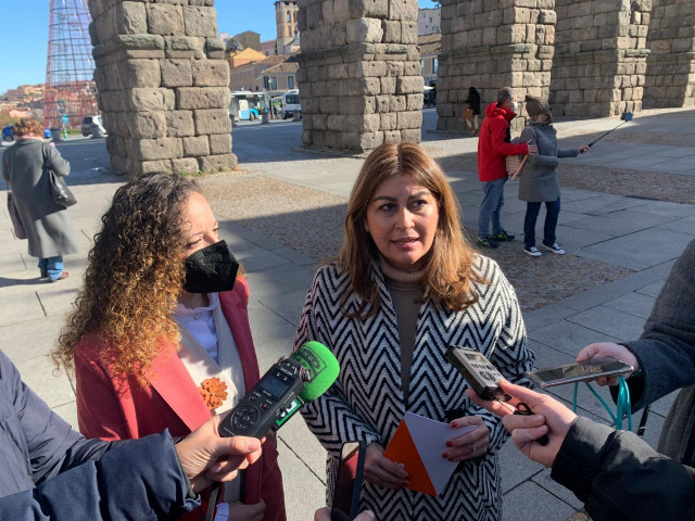 Otero (I) y Sanz (D) durante la atención a los medios de comunicación en Segovia.