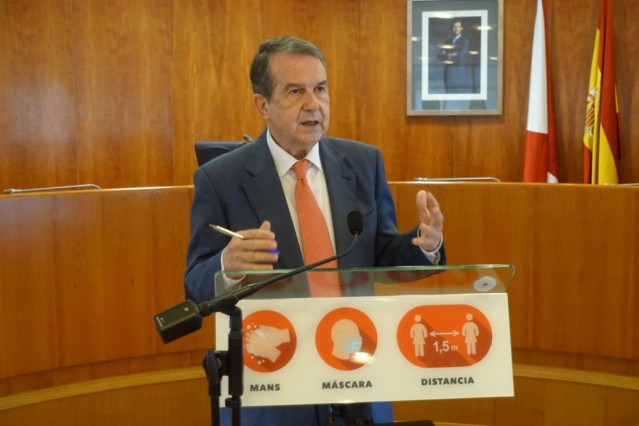 Archivo - El alcalde de Vigo, Abel Caballero, comparece en rueda de prensa