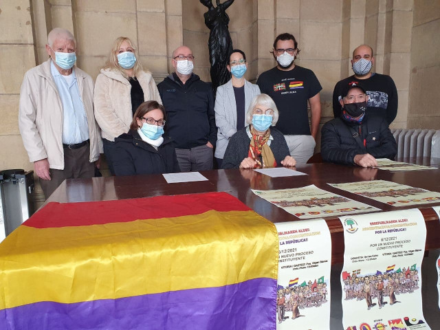 Representantes del Movimiento Republicano de Euskadi.