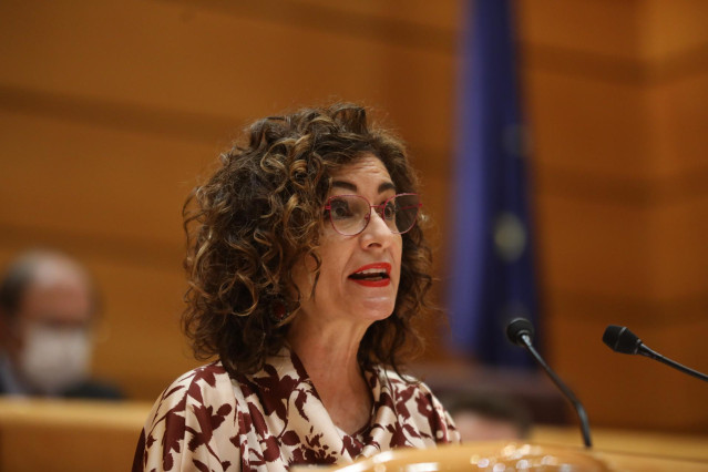 La ministra de Hacienda y Función Pública, María Jesús Montero, en el debate de los Presupuestos Generales del Estado (PGE) en el Senado, a 9 de diciembre de 2021, en Madrid (España).