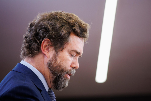 El portavoz de Vox en el Congreso, Iván Espinosa de los Monteros, interviene en una rueda de prensa