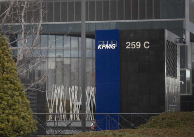 Archivo - Sede de Fundación KPMG en España situada en la Torre de Cristal, en Madrid (España), a 22 de febrero de 2021. El consejo de administración de Almirall someterá al visto bueno de la junta general de accionistas, prevista para el próximo 7 de mayo