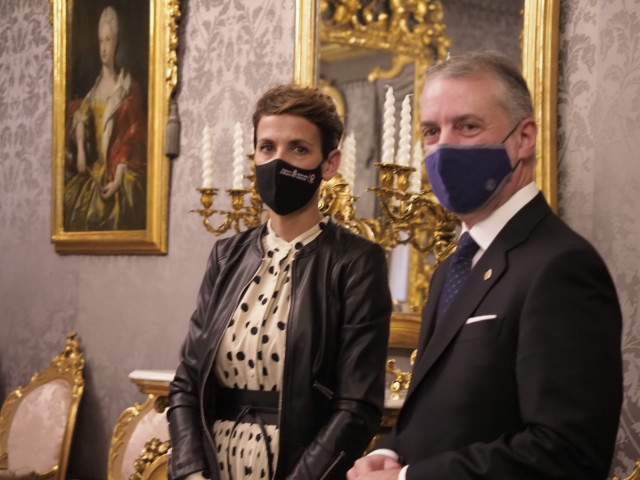 La presidenta de Navarra, María Chivite, y el lehendakari del Gobierno vasco, Iñigo Urkullu, han firmado este viernes la renovación del Protocolo General de Colaboración entre el Gobierno de Navarra y el Gobierno vasco.