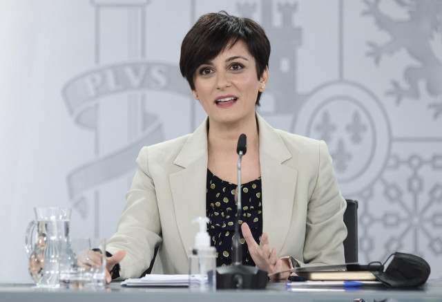 La ministra de Política Territorial y portavoz del Gobierno, Isabel Rodríguez, comparece en una rueda de prensa posterior a una reunión del Consejo de Ministros, en el complejo de la Moncloa, a 10 de diciembre de 2021, en Madrid (España).