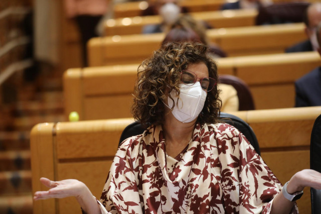 La ministra de Hacienda y Función Pública, María Jesús Montero, en el debate de los Presupuestos Generales del Estado (PGE) en el Senado, a 9 de diciembre de 2021, en Madrid (España). El proyecto de PGE para 2022 se somete a su primer examen en la Cámara