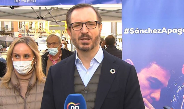 El Portavoz Del PP En El Senado, Javier Maroto, En Declaraciones A Los Medios Tras Visitar La Mesa Informativa Del PP De Madrid Sobre El Precio De La Luz