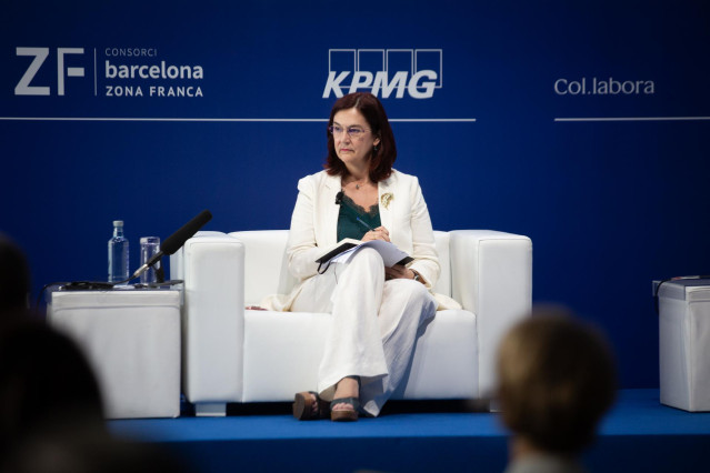 Archivo - La presidenta de la CNMC, Cani Fernández, durante la sesión,  bajo el título: 'Los retos de la economía global', en la segunda jornada de la XXXVI Reunión del Cercle d