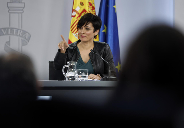 La ministra de Política Territorial y portavoz del Gobierno, Isabel Rodríguez, comparece tras una reunión del Consejo de Ministros, a 7 de diciembre de 2021, en Madrid (España).