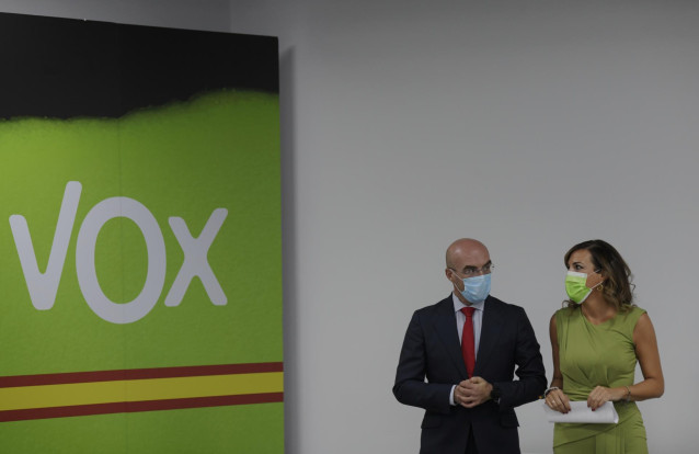 Archivo - Los dirigentes de Vox Jorge Buxadé y Patricia Rueda