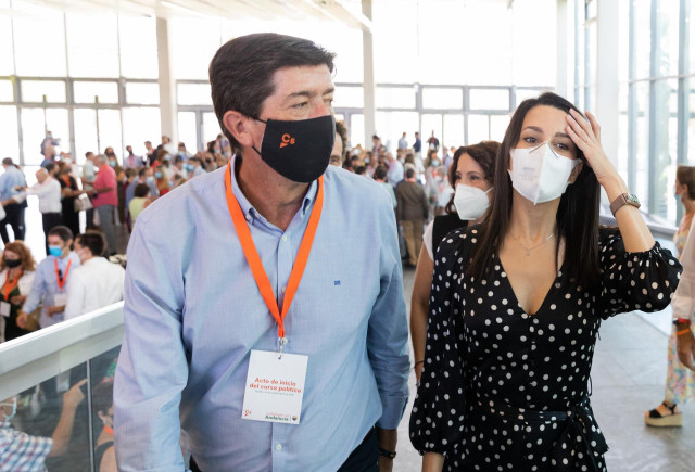 Archivo - La presidenta de Ciudadanos (Cs), Inés Arrimadas (d); el coordinador autonómico del partido en Andalucía y vicepresidente de la Junta, Juan Marín (i); en el acto de inicio del curso político 'Cumpliendo con Andalucía'.12 de septiembre en Sevilla