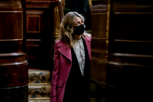 La vicepresidenta segunda y ministra de Trabajo, Yolanda Díaz, en una sesión plenaria en el Congreso de los Diputados, a 14 de diciembre de 2021, en Madrid, (España).