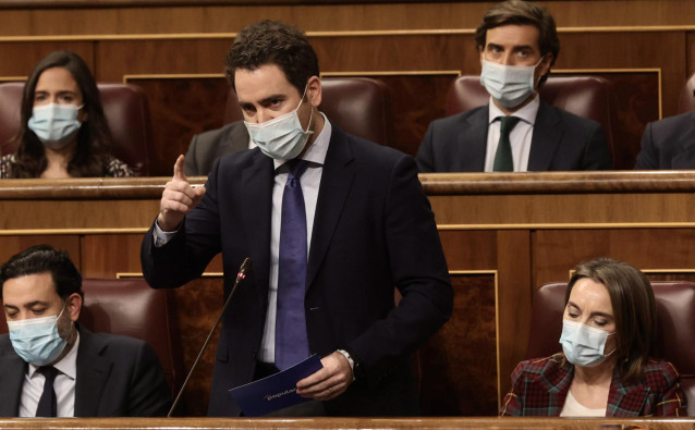 El secretario general del Partido Popular, Teodoro García Egea, interviene en una sesión plenaria celebrada en el Congreso de los Diputados, a 15 de diciembre de 2021, en Madrid, (España).