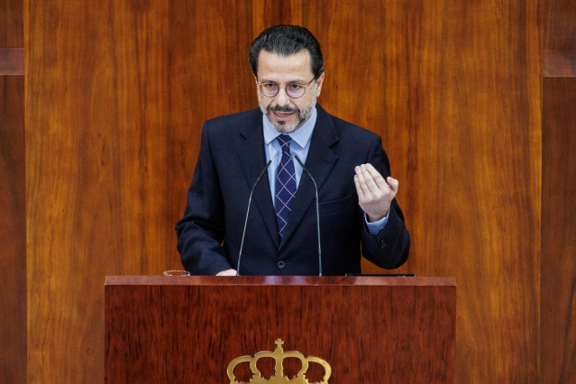 El consejero de Economía, Hacienda y Empleo de la Comunidad de Madrid, Javier Fernández-Lasquetty, interviene en una sesión plenaria en la Asamblea de Madrid.