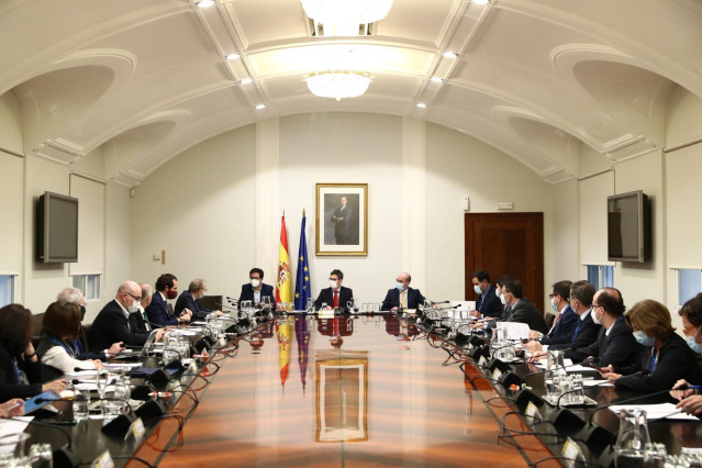 El ministro de la Presidencia, Relaciones con las Cortes y Memoria Democrática, Félix Bolaños preside la reunión del Comité de Situación de Seguridad Nacional.