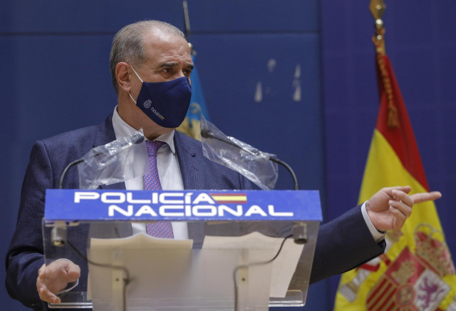 El director general de la Policía, Francisco Pardo Piqueras, interviene en la toma de posesión del nuevo jefe superior de Policía de la Comunitat Valenciana