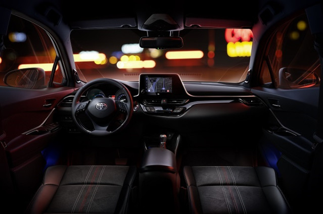 Toyota C-HR Electric Hybrid 2022 presenta novedades multimedia y de equipamiento
