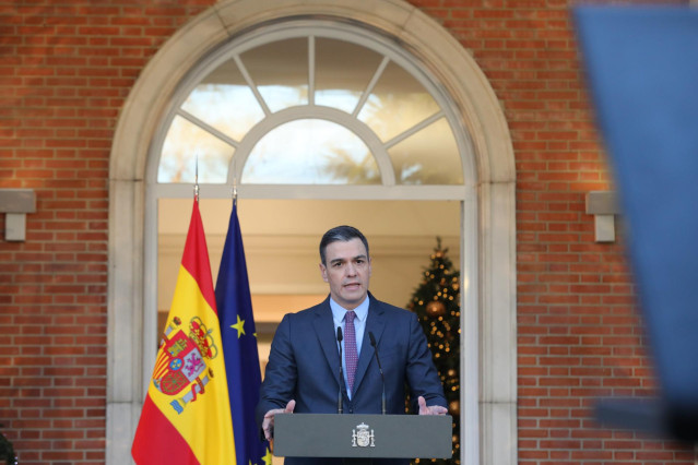 El presidente del Gobierno, Pedro Sánchez, durante una declaración institucional, en el Palacio de la Moncloa, a 17 de diciembre de 2021, en Madrid, (España).