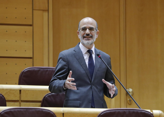 Archivo - El senador de UPN Alberto Catalán.