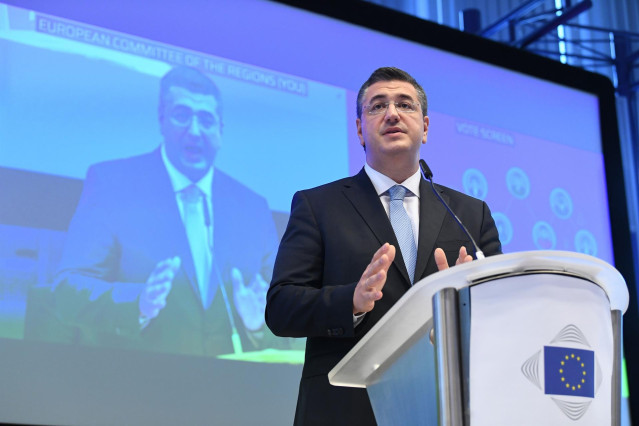 Archivo - El presidente del Comité Europeo de las Regiones, ​Apostolos Tzitzikostas, interviene en la 146º sesión plenaria del Comité Europeo de las Regiones, a 12 de octubre en Bruselas (Bélgica).