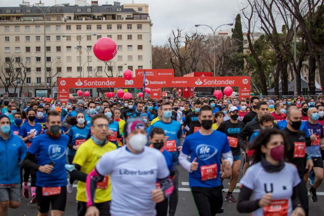 Imagen de la salida en la Carrera de las Empresas by Santander