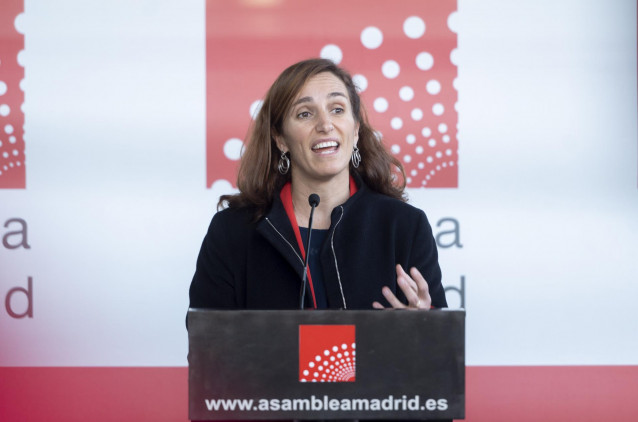 La portavoz de Más Madrid, Mónica García, comparece ante los medios tras un pleno de la Asamblea de Madrid.