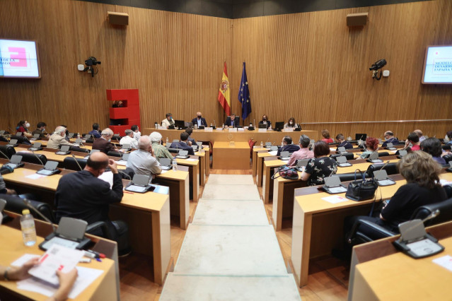 Archivo - El diputado de Teruel Existe, Tomas Guitarte (c), interviene en la presentación de su propuesta de Modelo de Desarrollo realizada junto a la Coordinadora de la España Vaciada, a 25 de mayo de 2021, en el Congreso de los Diputados, Madrid, (Españ