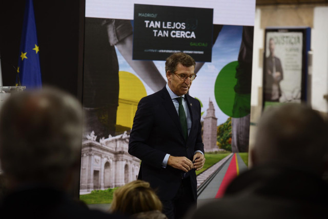 El presidente de la Xunta de Galicia, Alberto Núñez Feijóo, en el acto de inauguración de la línea de AVE Madrid-Galicia, en la Estación de A Gudiña-Porta, a 20 de diciembre de 2021, en A Gudiña, Ourense, Galicia, (España).